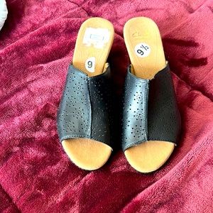 Clarks wedge sandals